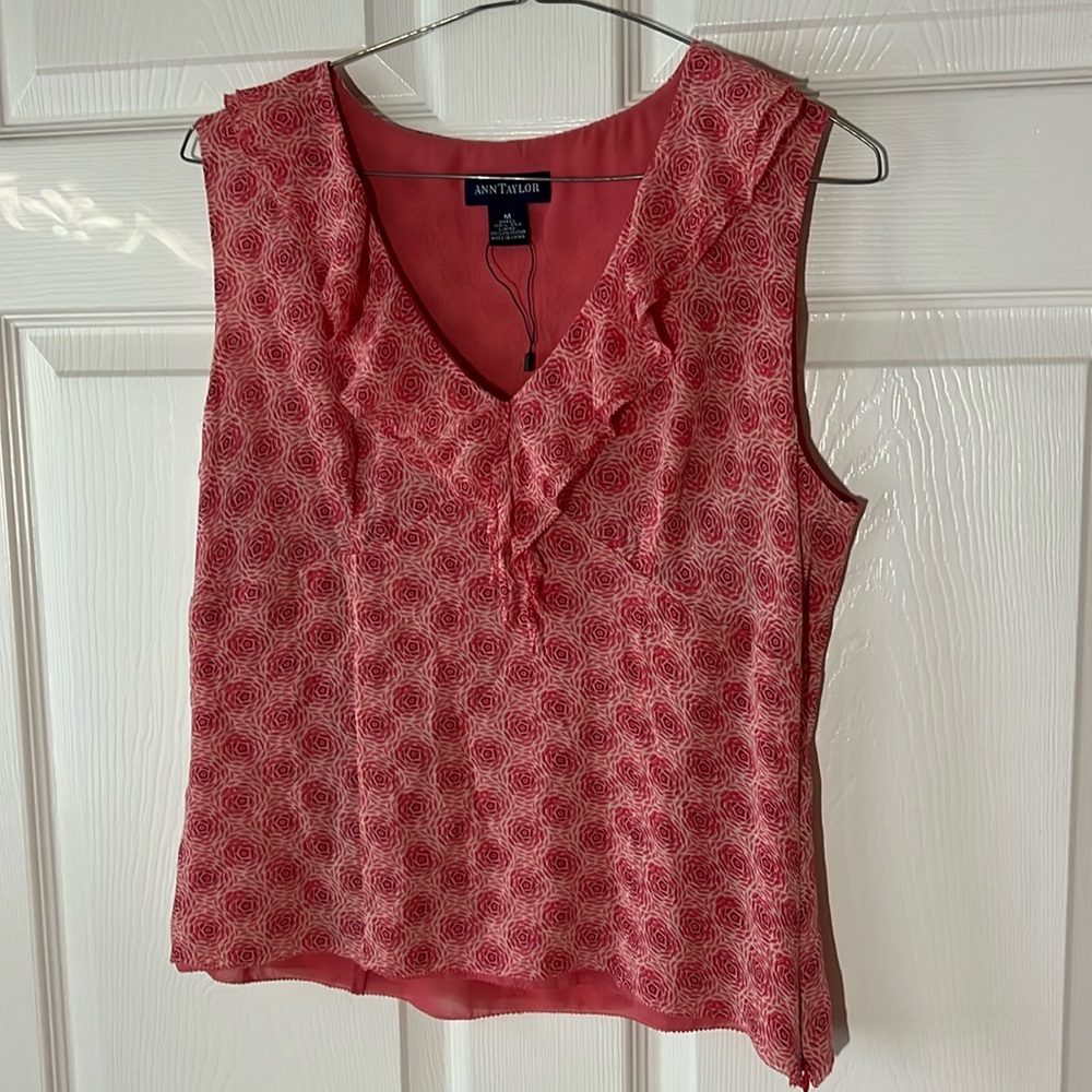 Ann Taylor Silk Geometric Rose Pattern Tank Blouse Red‎ & Pink, Sz M